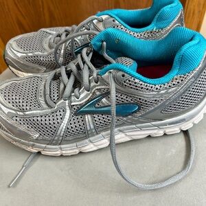 Brooks Addiction 11 Running Shoes Gray Teal Support Stability Sneakers womens